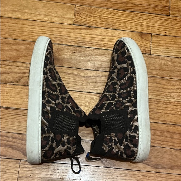 ROTHY'S The Chelsea Wildcat
High Top Sneakers Leopard Print Slip-On Sneakers - Picture 7 of 10